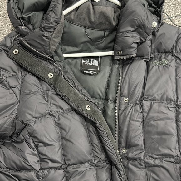 Womens northface long coat - Picture 3 of 3